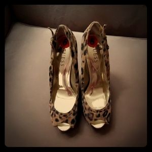 Sexy Guess Leopard print platforms